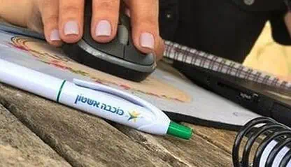 הדפסה על עטי פלסטיק