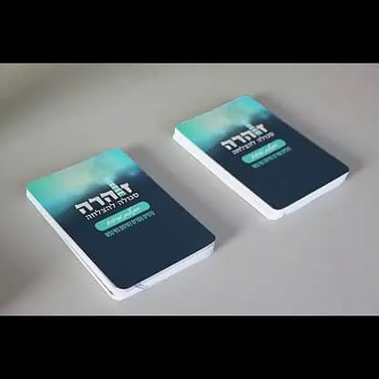 קלפי מרפא חפיסות קלפים בתוך מארז עם במה